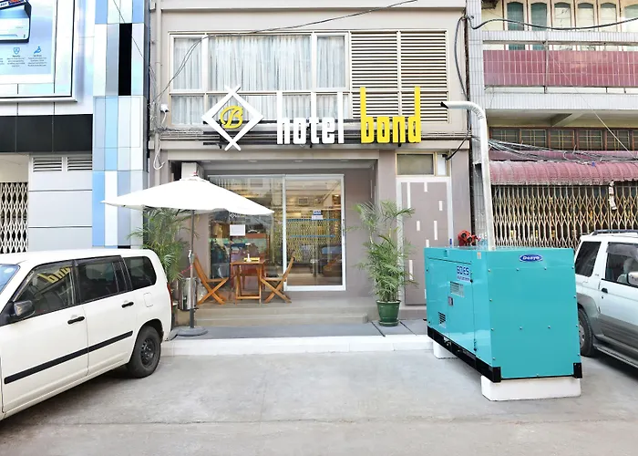 Hotel Bond